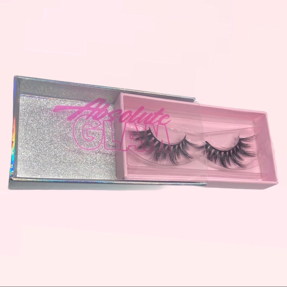 Mink Lashes - Picture 2 of 3